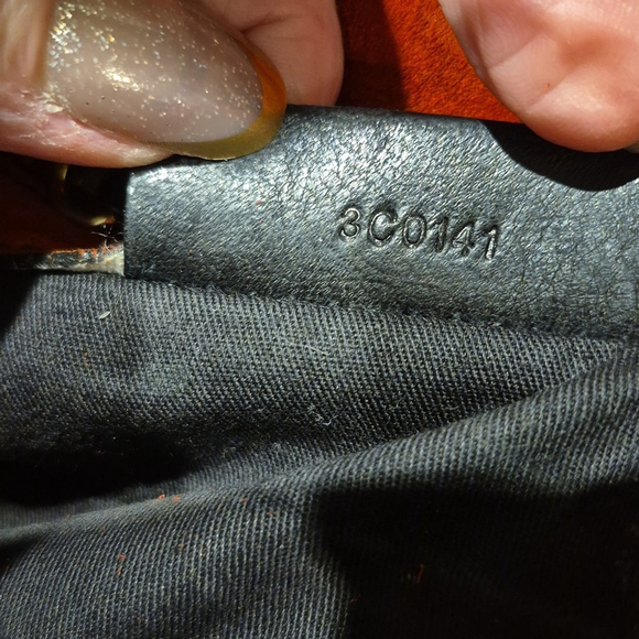 Givinchy "North South" Nightingale 2 Way Lambskin Leather. VGC. (#1709) - Picture 9 of 15